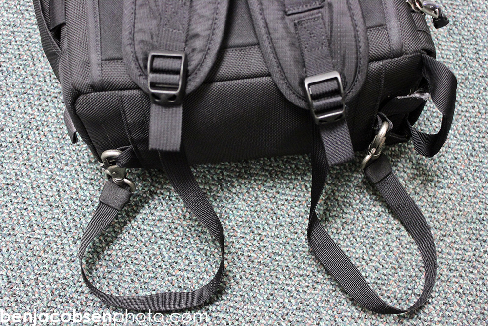 IMAGE: http://benjacobsenphoto.com/blog/wp-content/gallery/sling-o-backpack/img_8756.jpg