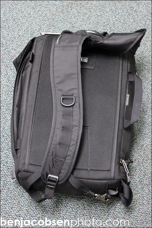 IMAGE: http://benjacobsenphoto.com/blog/wp-content/gallery/sling-o-backpack/img_8762.jpg